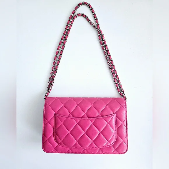 Chanel Pink Quilted Wallet-on-chain - Picture 2 of 13